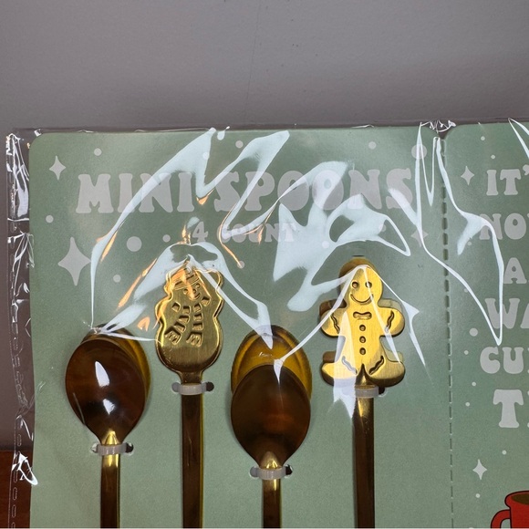 Target Bullseye Playground Mini Spoons Set of 4 Hot Chocolate Bar Tea Christmas - Picture 2 of 2